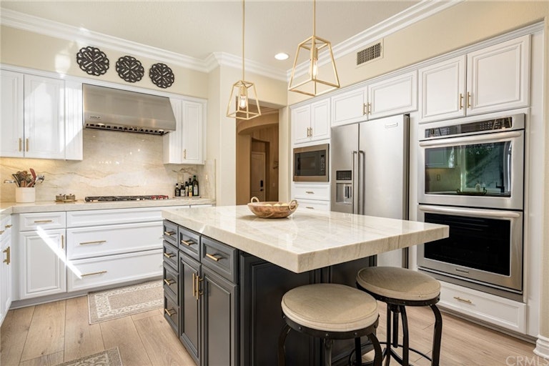Photo 32 of 72 - 18692 Calera Ln, Huntington Beach, CA 92648
