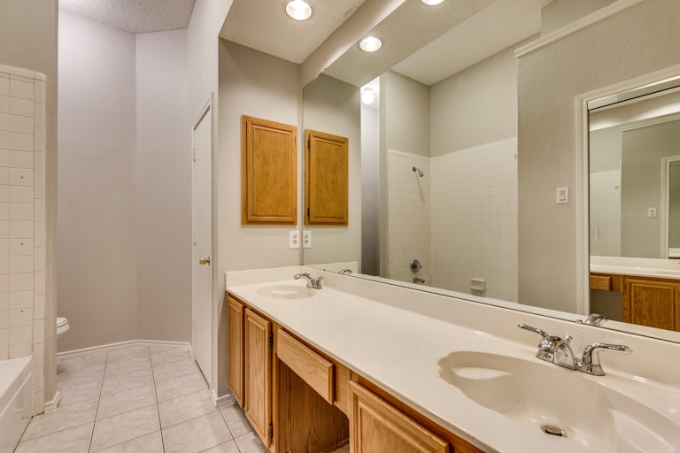 Photo 17 of 26 - 2612 Trumpet Dr, Rowlett, TX 75089