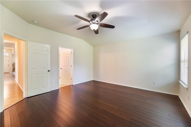 Photo 20 of 33 - 3216 Winding River Trl, Round Rock, TX 78681