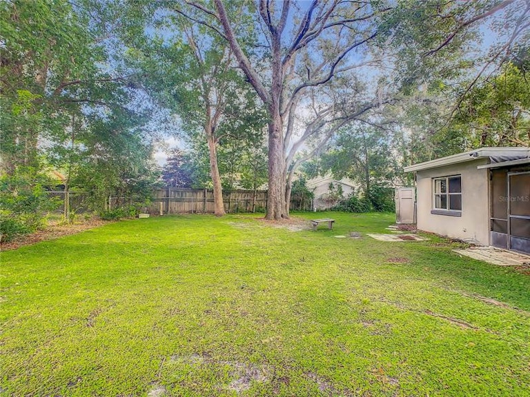 Photo 30 of 33 - 455 Sunrise Dr, Casselberry, FL 32707
