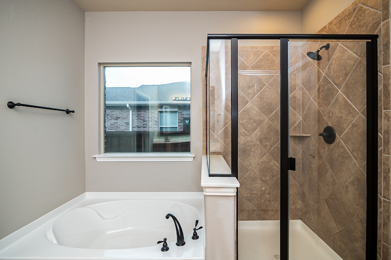 Photo 6 of 36 - 9113 Windsor Dr, Little Elm, TX 75068