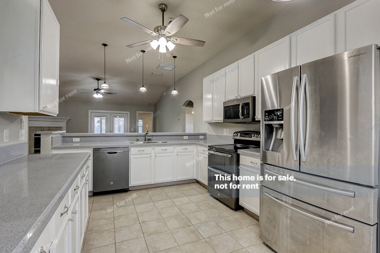 Photo 9 of 33 - 3000 Havengate Dr, Green Cove Springs, FL 32043