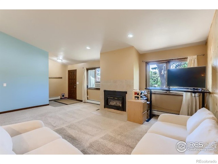 Photo 7 of 25 - 415 E Sutton Cir, Lafayette, CO 80026