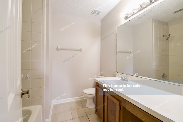 Photo 6 of 31 - 8350 Argyle Corners Ct, Jacksonville, FL 32244