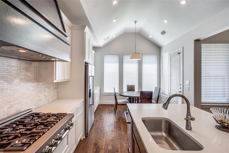 Photo 18 of 40 - 10556 Wintergreen Dr, Frisco, TX 75035