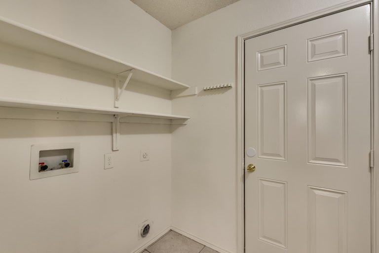 Photo 28 of 31 - 1312 Rambling Brook Trl, Denton, TX 76210