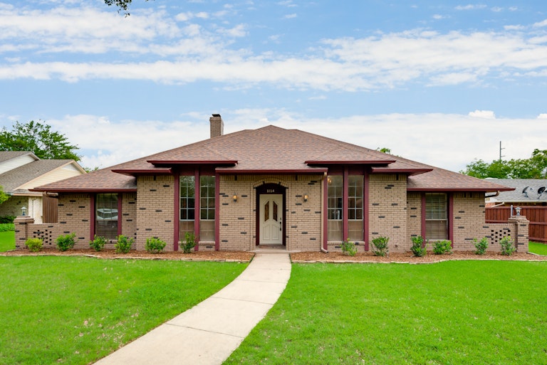 Photo 1 of 29 - 1814 Westshore Dr, Garland, TX 75043