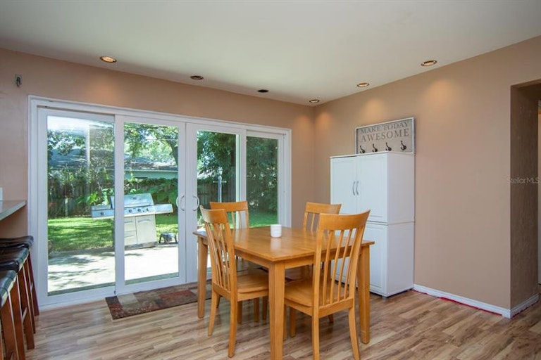 Photo 9 of 23 - 6440 27th Ave N, Saint Petersburg, FL 33710