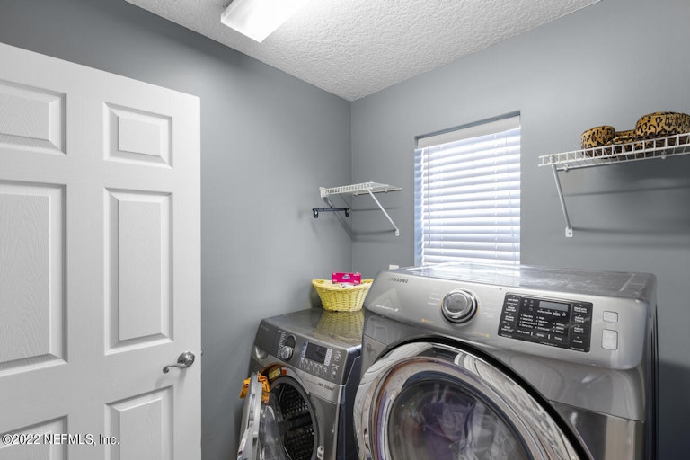Photo 29 of 40 - 6304 Pendragon Pl, Jacksonville, FL 32258