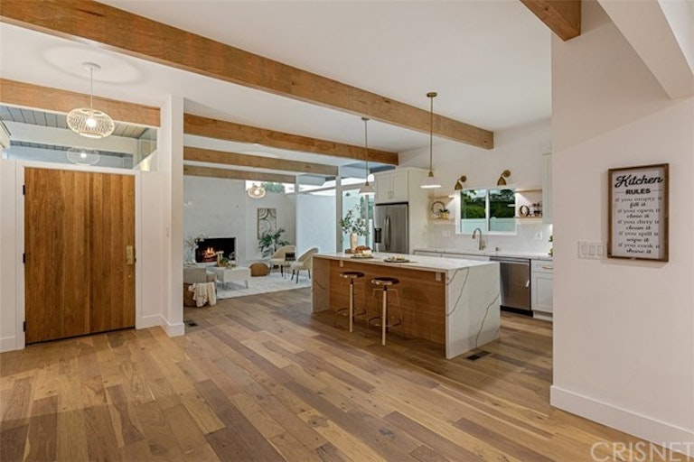 Photo 5 of 33 - 4501 Don Valdes Dr, Los Angeles, CA 90008