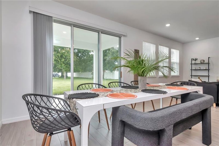 Photo 9 of 27 - 10918 Kidron Valley Ln, Tampa, FL 33625