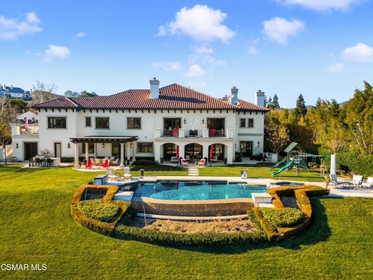 Photo 71 of 80 - 208 W Stafford Rd, Thousand Oaks, CA 91361