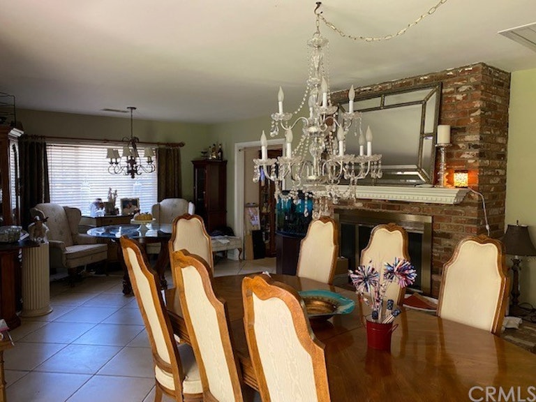 Photo 3 of 15 - 1378 N 1st Ave, Upland, CA 91786