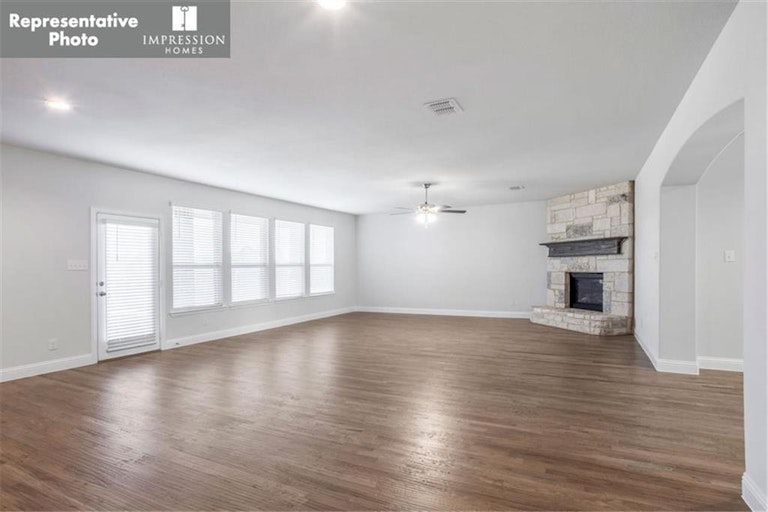 Photo 14 of 26 - 260 Clairmont Dr, Ponder, TX 76259