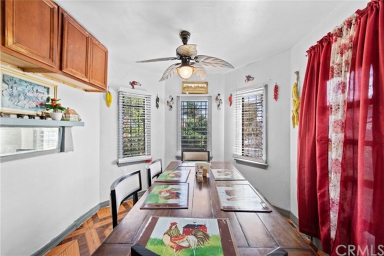 Photo 9 of 30 - 1123 E 80th St, Los Angeles, CA 90001