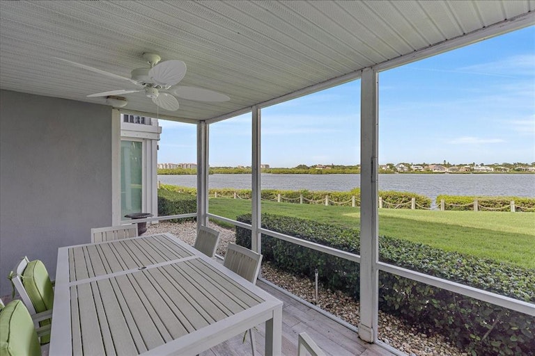 Photo 22 of 44 - 1360 Siesta Bayside Dr #1360-D, Sarasota, FL 34242