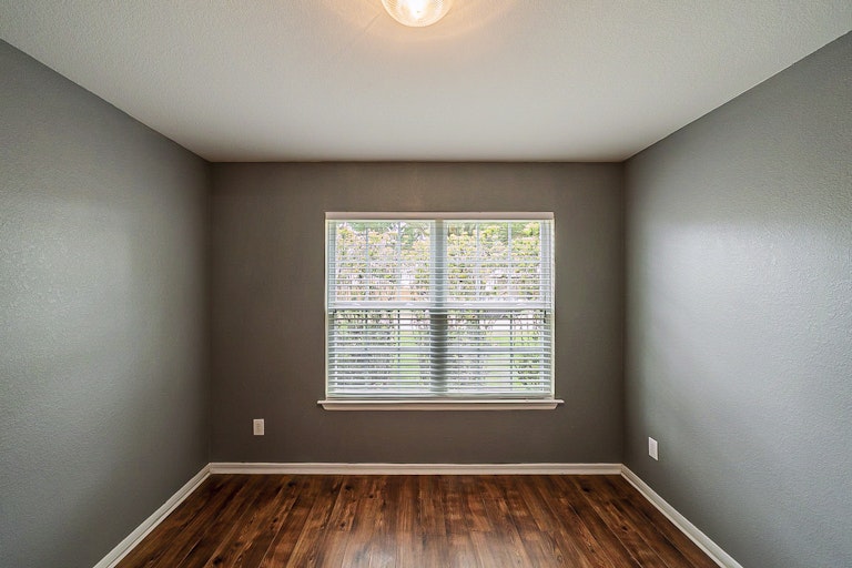 Photo 21 of 36 - 12810 Candlewood Glen Ln, Houston, TX 77014