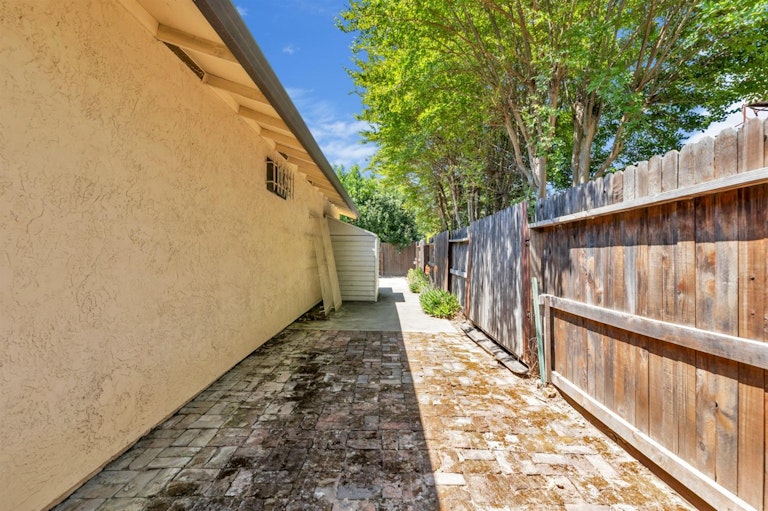 Photo 48 of 48 - 10 Glenville Cir, Sacramento, CA 95826