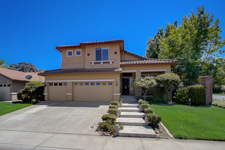 Photo 11 of 41 - 1400 Musgrave Dr, Roseville, CA 95747