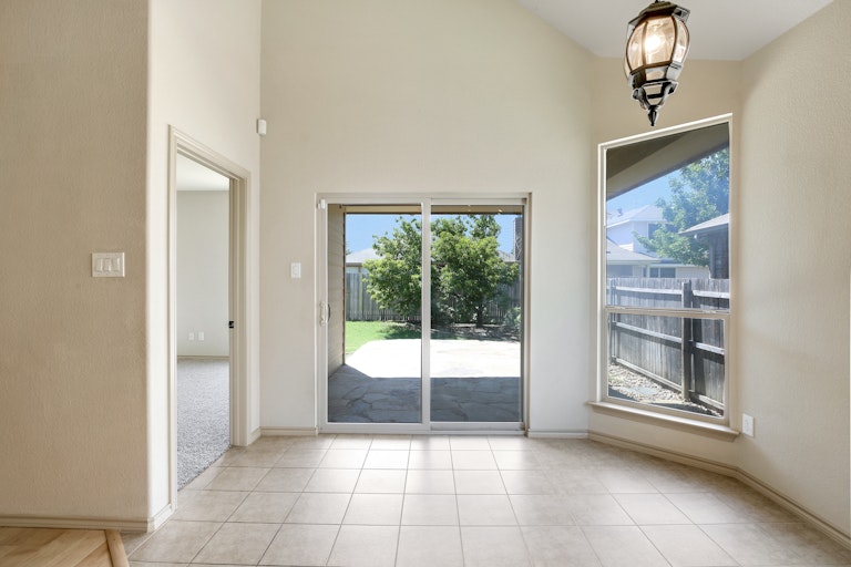 Photo 20 of 27 - 9124 Oldwest Trl, Fort Worth, TX 76131