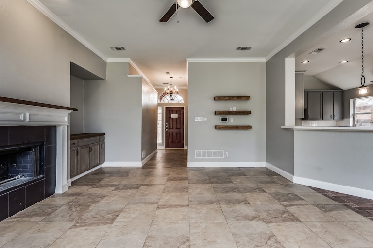 Photo 5 of 20 - 5424 Pebble Ct, McKinney, TX 75070