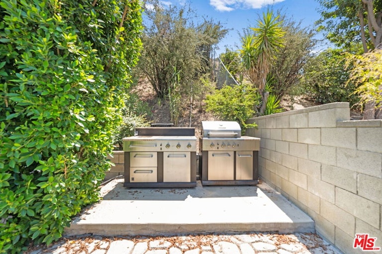 Photo 35 of 48 - 11246 Yolanda Ave, Porter Ranch, CA 91326