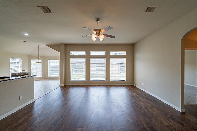 Photo 15 of 37 - 14727 Fountain Stone Ln, Humble, TX 77396