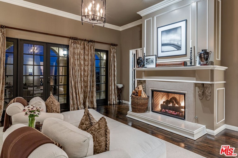 Photo 42 of 47 - 9014 Alto Cedro Dr, Beverly Hills, CA 90210
