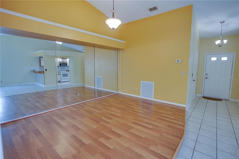 Photo 6 of 39 - 11007 Kenbrook Dr, Riverview, FL 33578