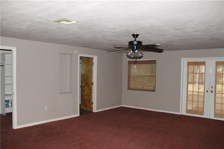 Photo 13 of 16 - 1102 N Palmetto Cir, Eustis, FL 32726