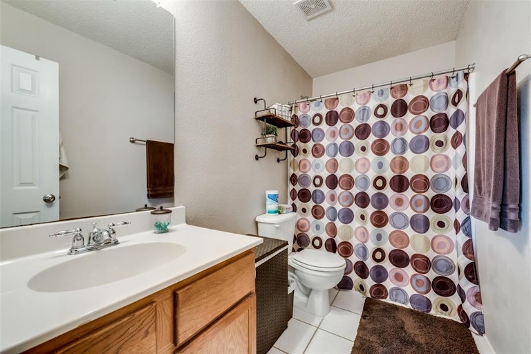Photo 33 of 37 - 211 Pinewood Trl, Forney, TX 75126