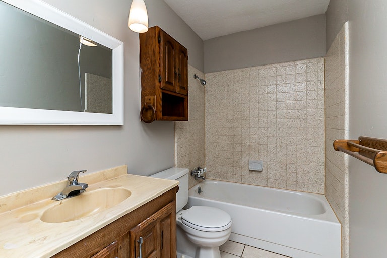 Photo 4 of 18 - 4309 Campion Ln, Fort Worth, TX 76137