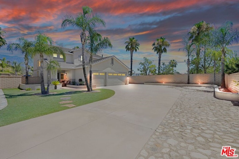 Photo 2 of 22 - 6635 Amersham Pl, Rancho Cucamonga, CA 91739