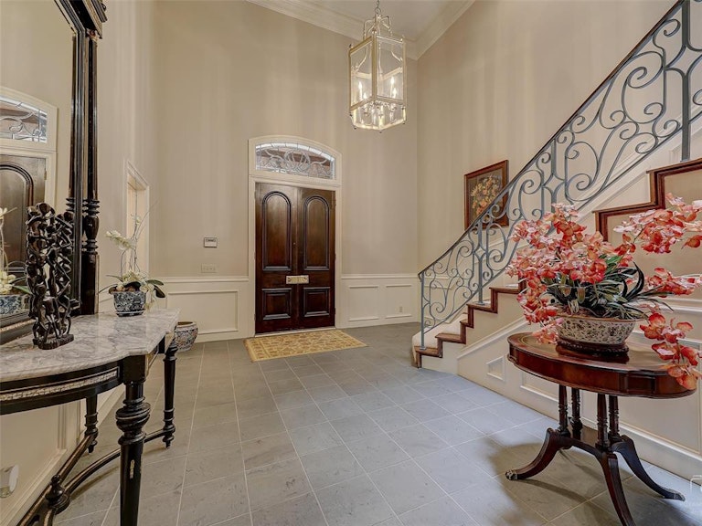 Photo 5 of 31 - 17316 Club Hill Ln, Dallas, TX 75248