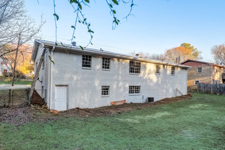 Photo 28 of 28 - 1518 Tanglewood Way NW, Conyers, GA 30012
