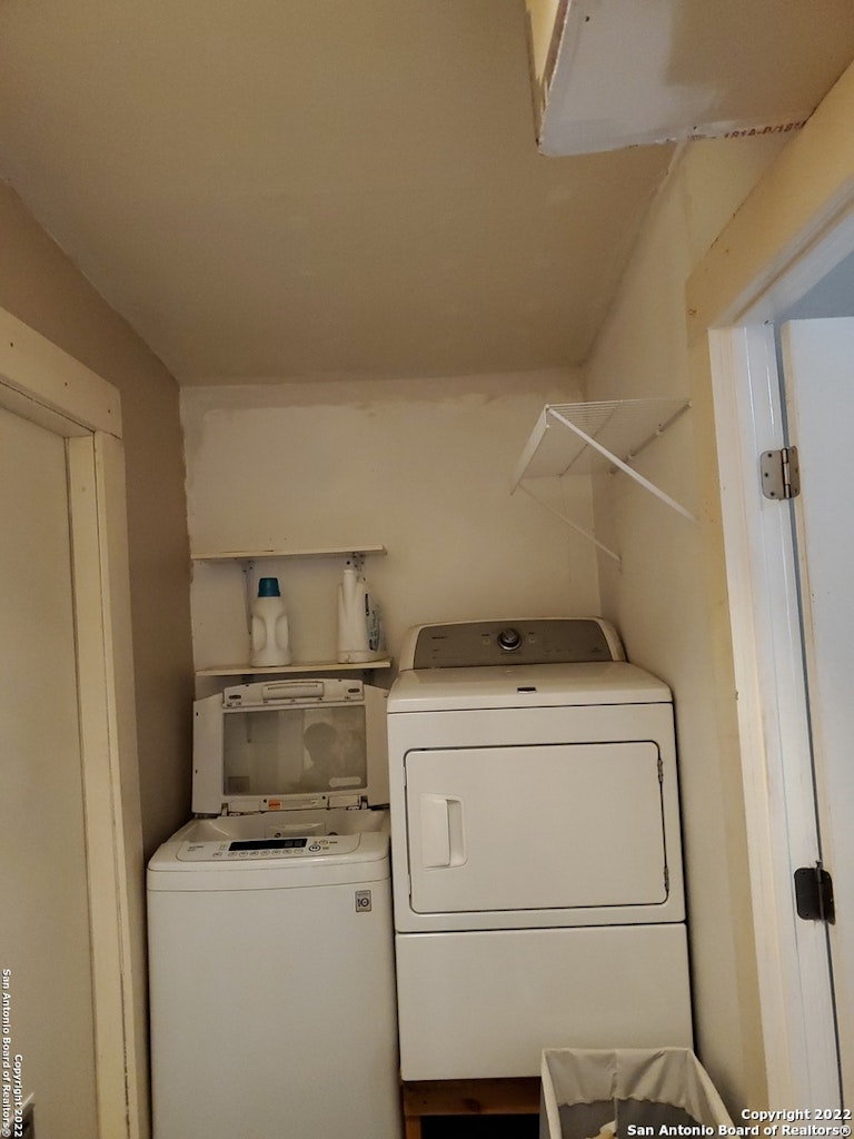 Photo 14 of 15 - 105 Aganier Ave, San Antonio, TX 78212