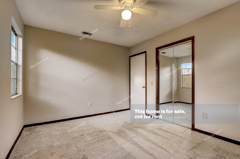 Photo 17 of 43 - 6215 Ogden Rd, Jacksonville, FL 32216