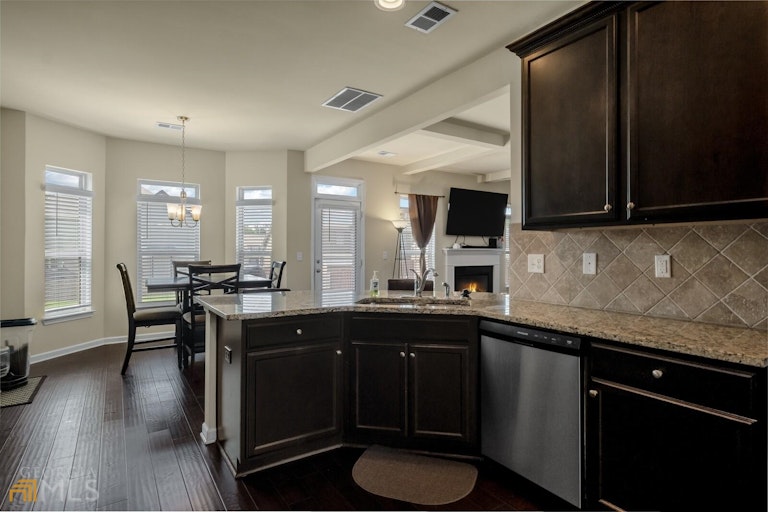 Photo 13 of 37 - 537 Harmony Way, Locust Grove, GA 30248