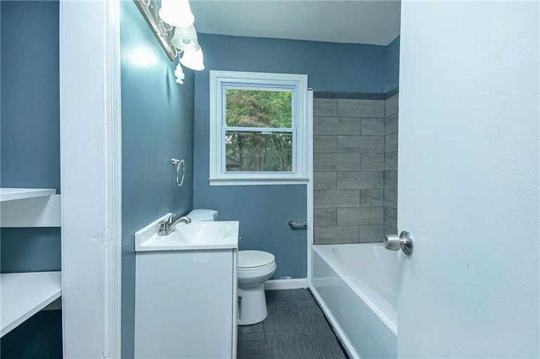 Photo 10 of 25 - 2198 Perkerson Mill Rd, Austell, GA 30106