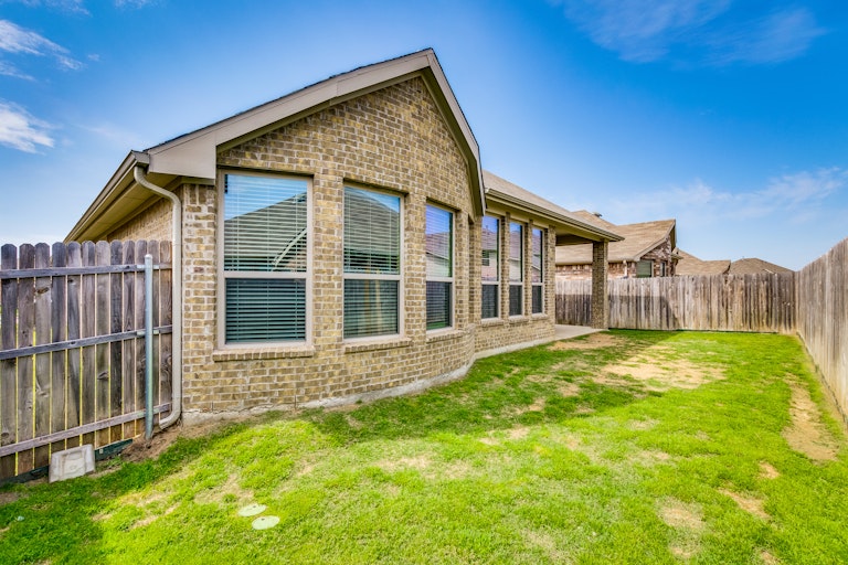 Photo 29 of 29 - 905 Green Coral Dr, Little Elm, TX 75068