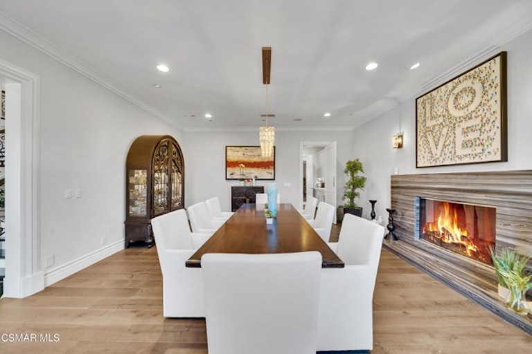 Photo 8 of 80 - 208 W Stafford Rd, Thousand Oaks, CA 91361