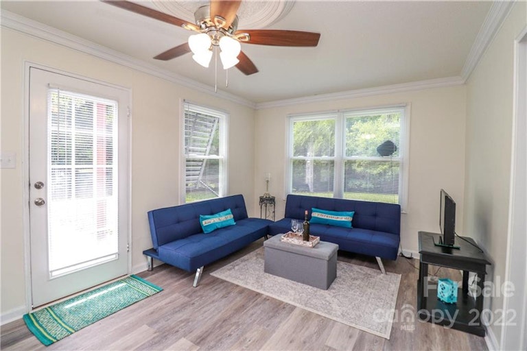 Photo 5 of 16 - 1007 Rainbow Dr, Kannapolis, NC 28081
