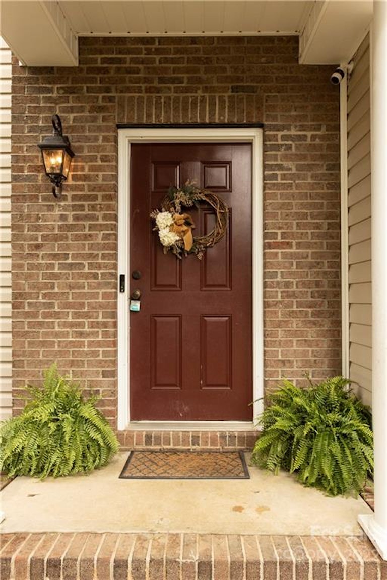 Photo 3 of 48 - 4033 Cascade Dr, Gastonia, NC 28056