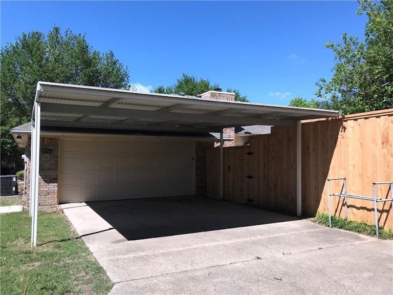 Photo 30 of 30 - 516 Tealridge Ln, Desoto, TX 75115