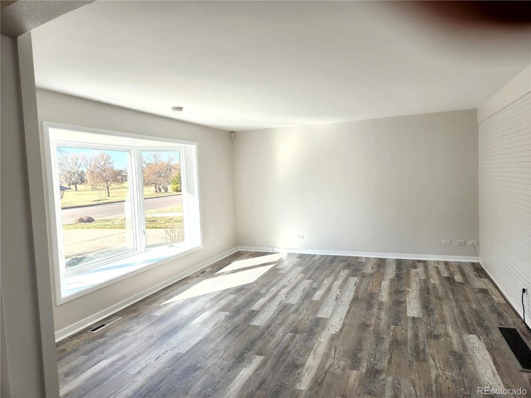 Photo 13 of 39 - 125 Southmoor Dr, Denver, CO 80220