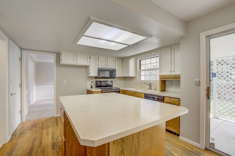 Photo 16 of 34 - 9491 W Hialeah Pl, Littleton, CO 80123