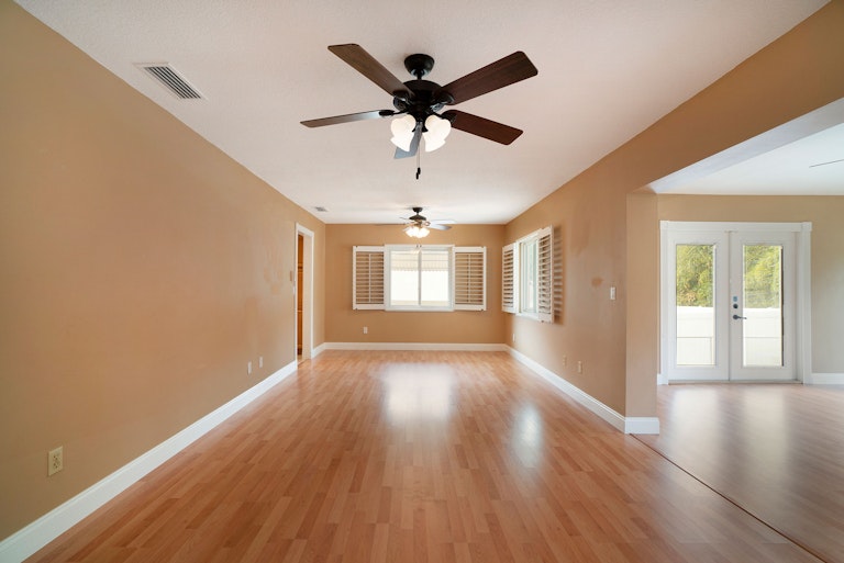 Photo 2 of 17 - 277 W Citrus St, Altamonte Springs, GA 32714
