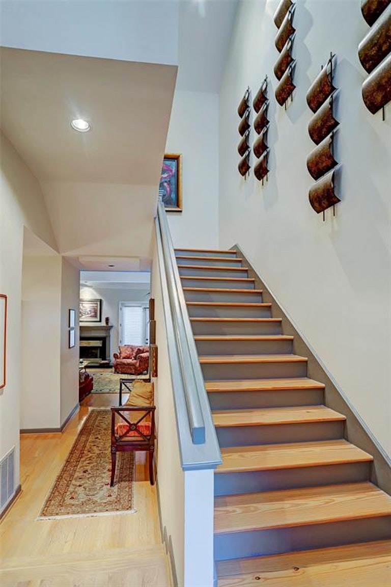Photo 9 of 32 - 6308 Taggart St Unit B, Houston, TX 77007