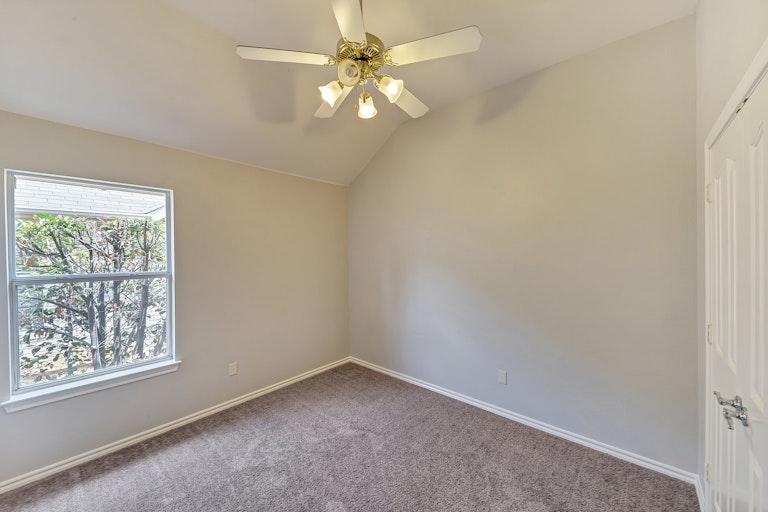 Photo 23 of 26 - 12601 Sweet Bay Dr, Euless, TX 76040