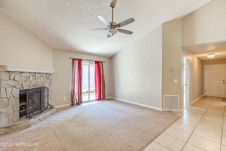 Photo 11 of 28 - 1842 Manitoba Ct N, Middleburg, FL 32068